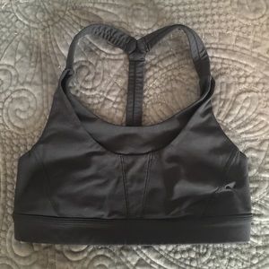 Lululemon sports bra size 4